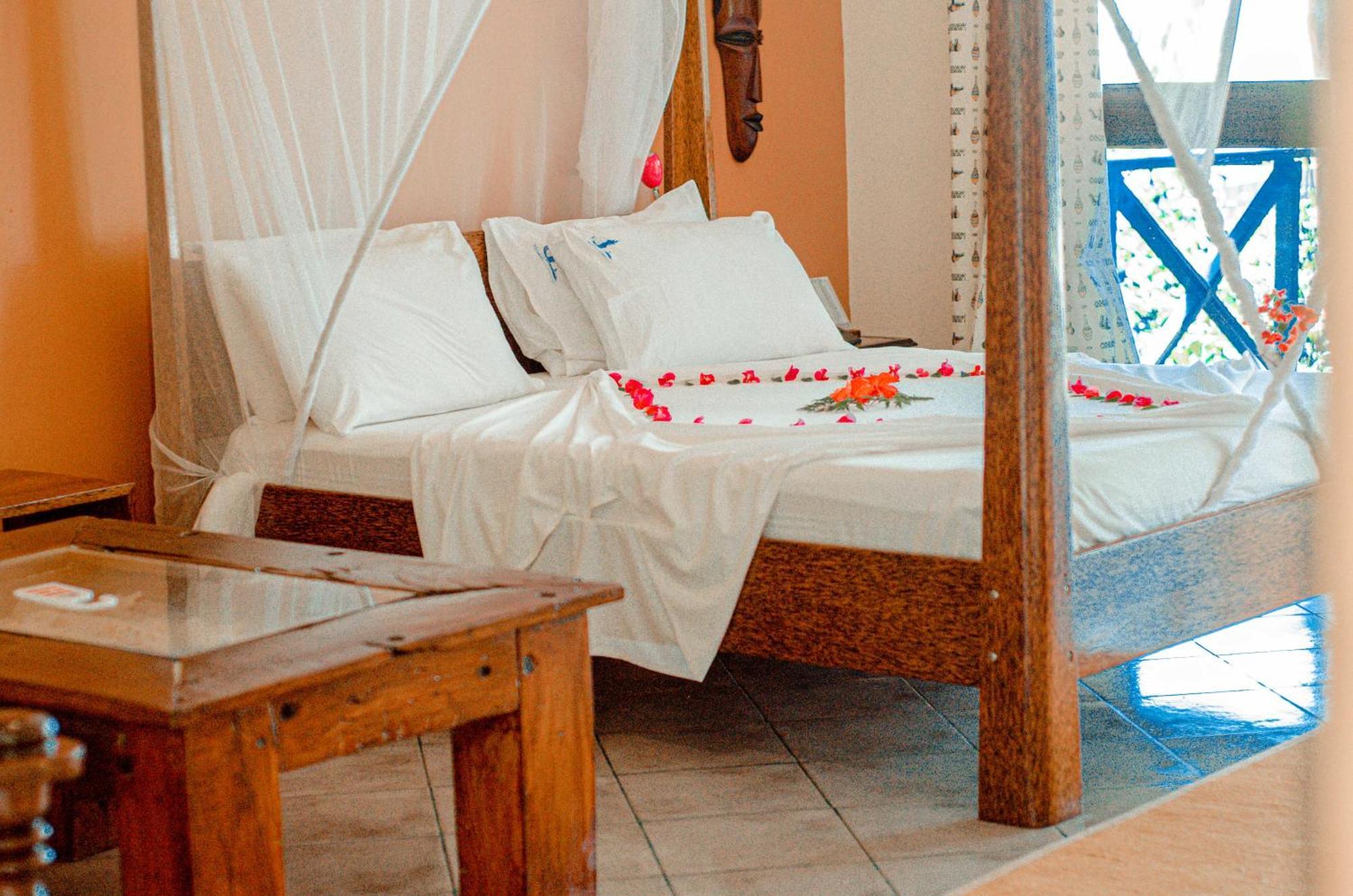 Mnarani Beach Cottages Нунгві Екстер'єр фото